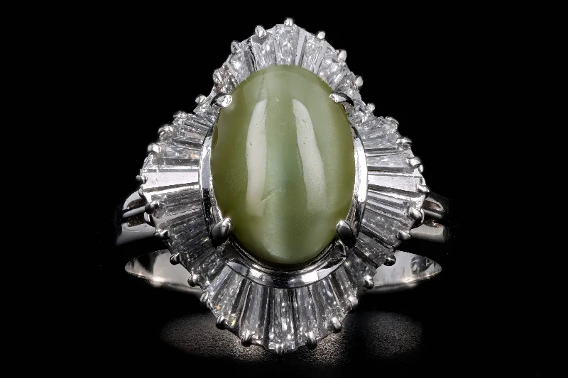 Retro Platinum 3.05 Carat Cat's Eye Chrysoberyl & Baguette Diamond Fan Ring