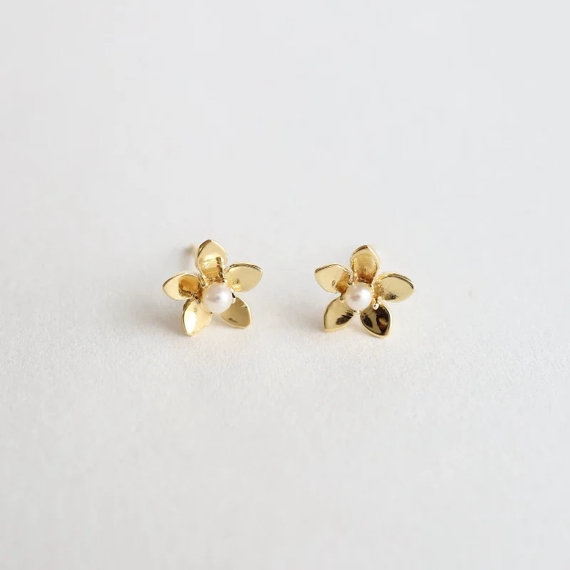 Flower Stud with Tiny Pearl Center in Gold Vermeil